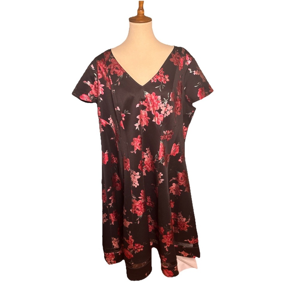Lane Bryant Black Metallic Floral Short Sleeve Fit and Flare Dress Size 22/24